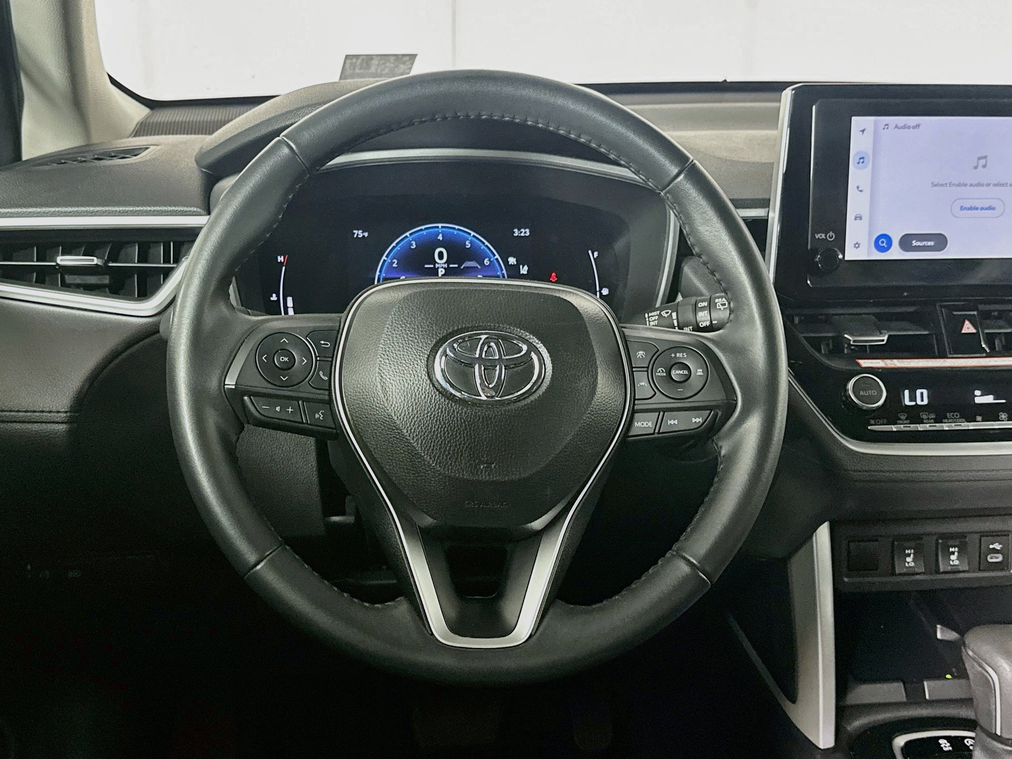 Used 2025 Toyota Corolla Cross XLE FWD image 18
