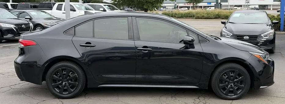 Used 2021 Toyota Corolla LE FWD image 8