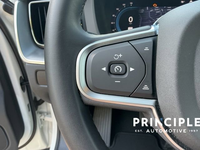 Certified 2025 Volvo XC60 B5 Core image 19