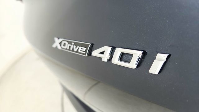 Used 2022 BMW X6 xDrive40i w/ Executive Package image 18