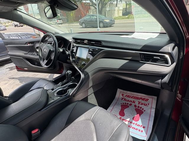 Used 2018 Toyota Camry XSE image 19