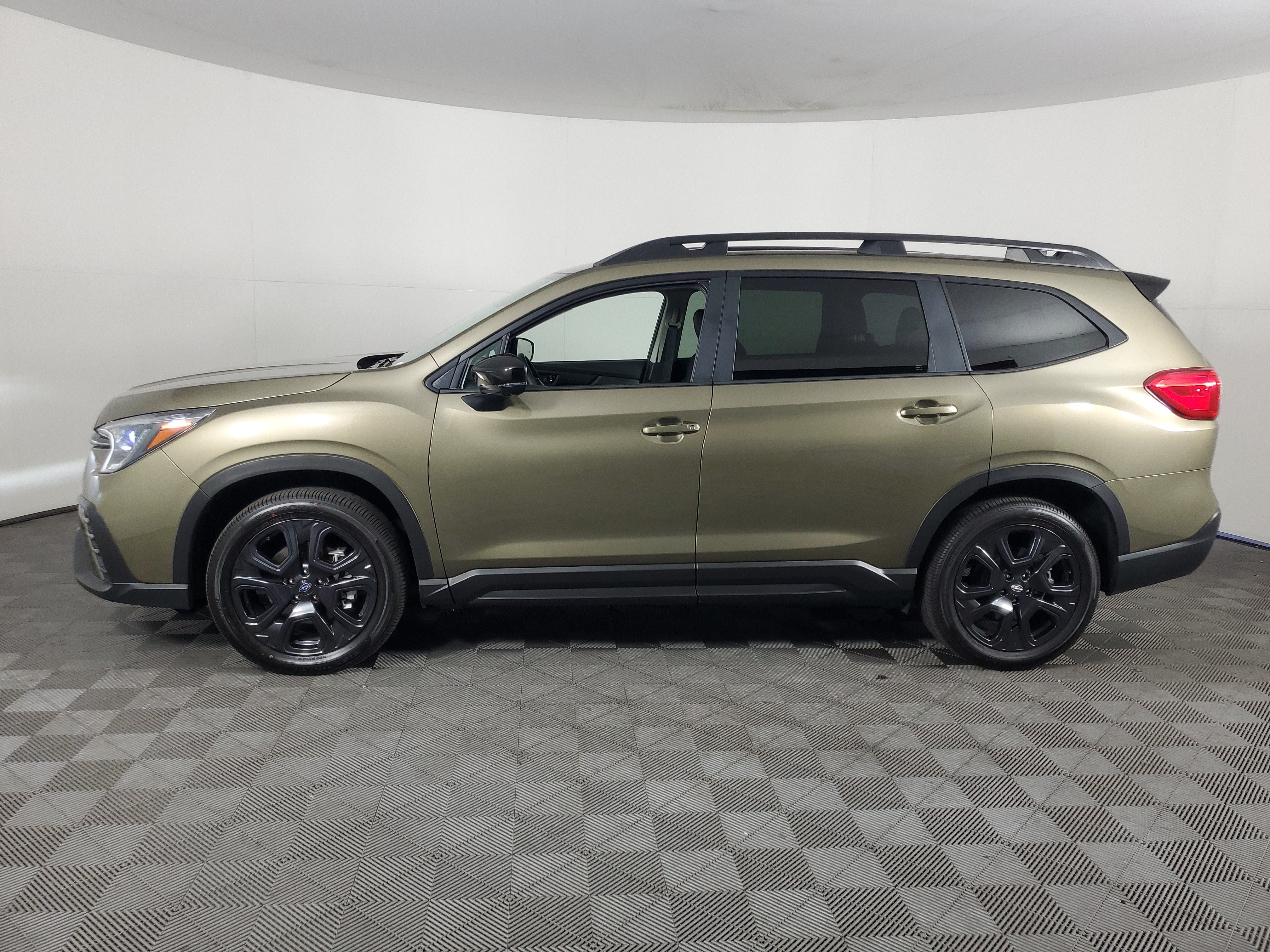 Used 2025 Subaru Ascent Bronze Edition w/ Popular Package #2 AWD/4WD image 7