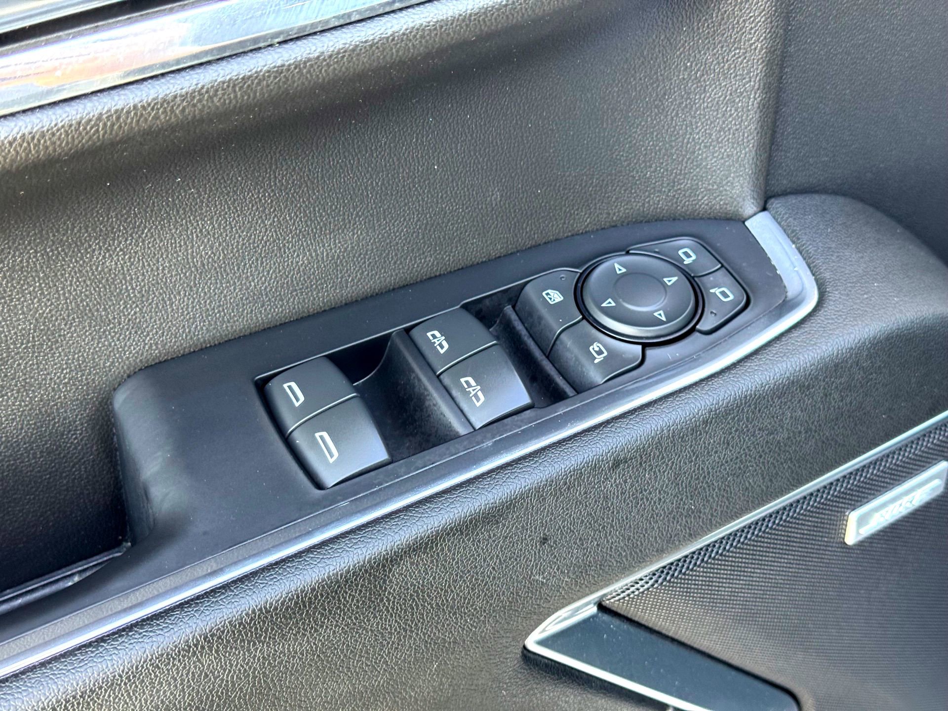 Used 2024 Chevrolet Silverado 1500 LTZ w/ LTZ Convenience Package II image 15