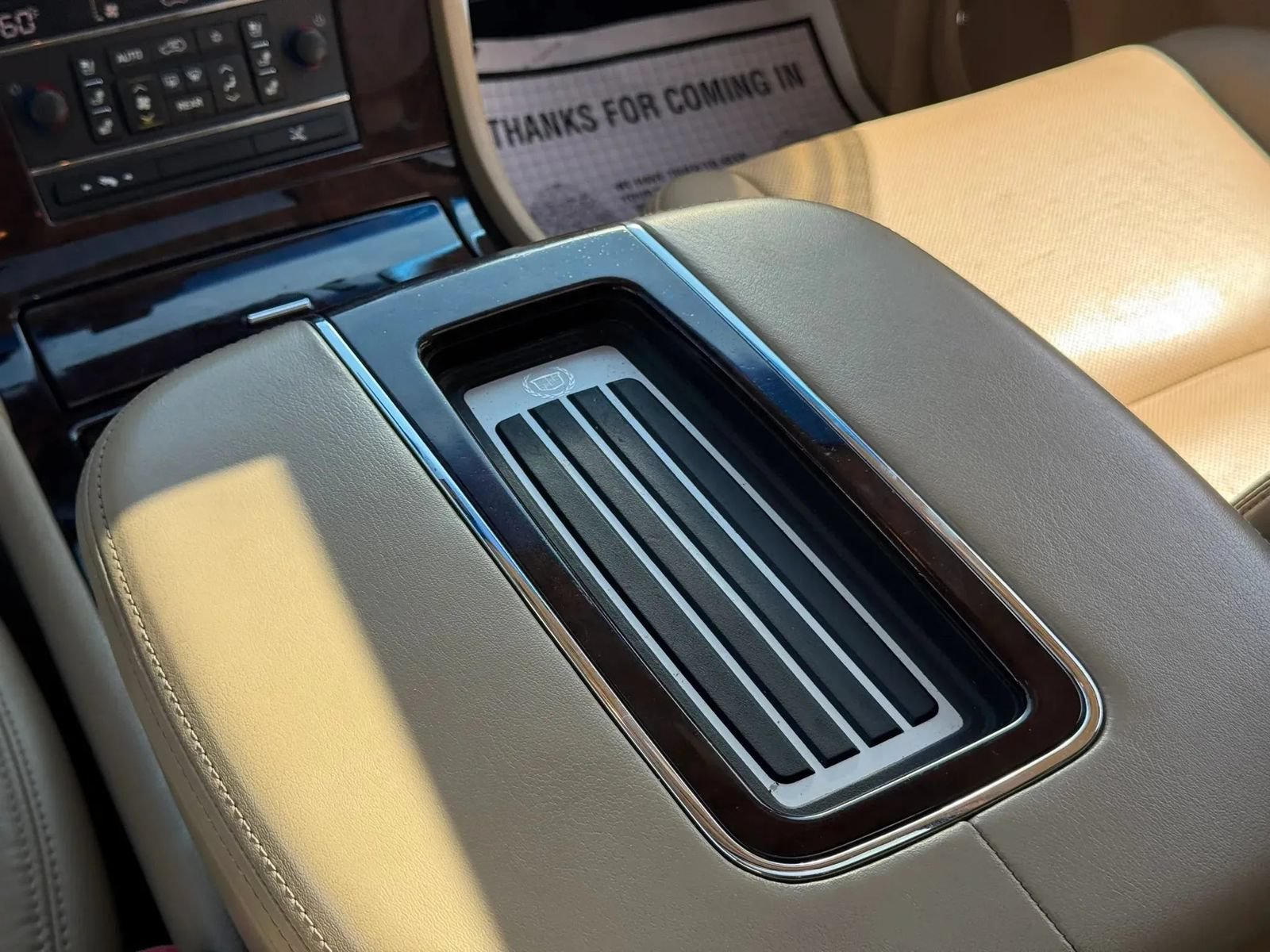 Used 2012 Cadillac Escalade Premium AWD/4WD image 38
