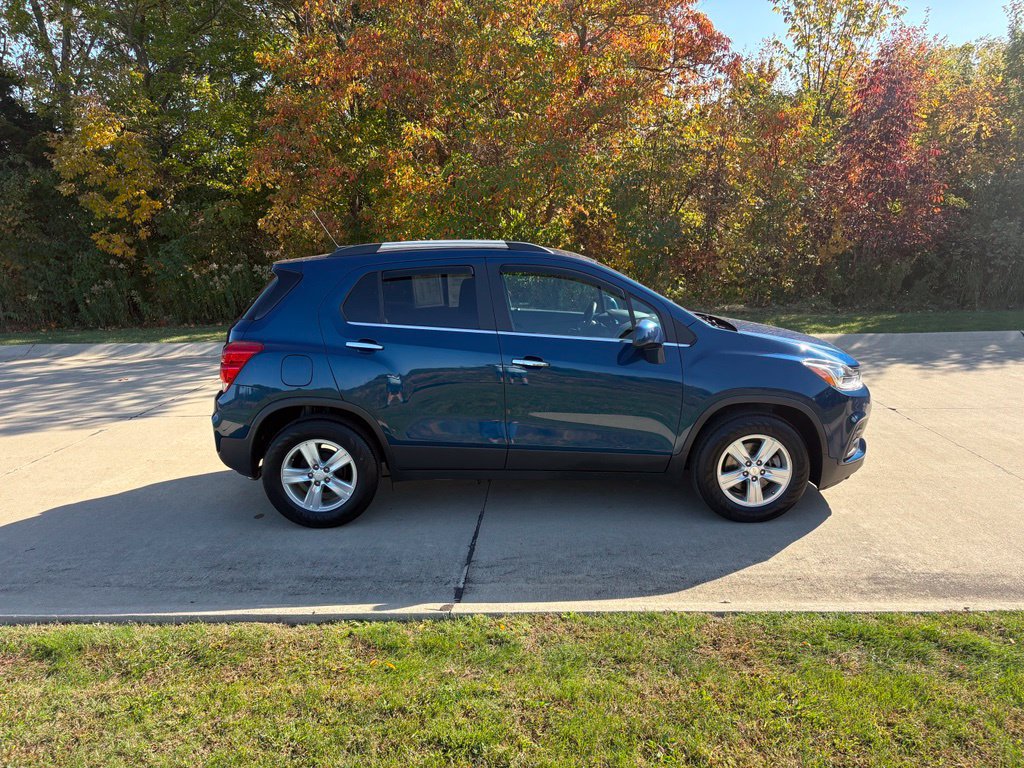 Used 2019 Chevrolet Trax LT w/ LT Convenience Package FWD image 10