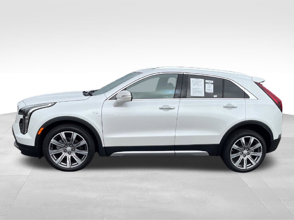 Used 2023 Cadillac XT4 Premium Luxury w/ Cold Weather Package AWD/4WD image 3