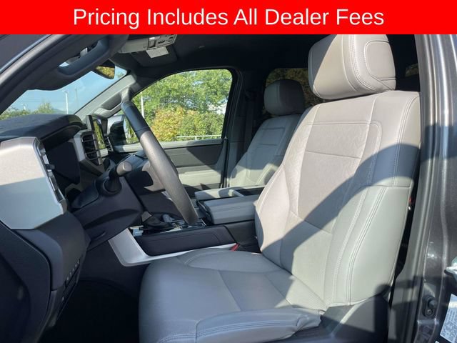 Used 2025 Toyota Tundra Limited AWD/4WD image 21