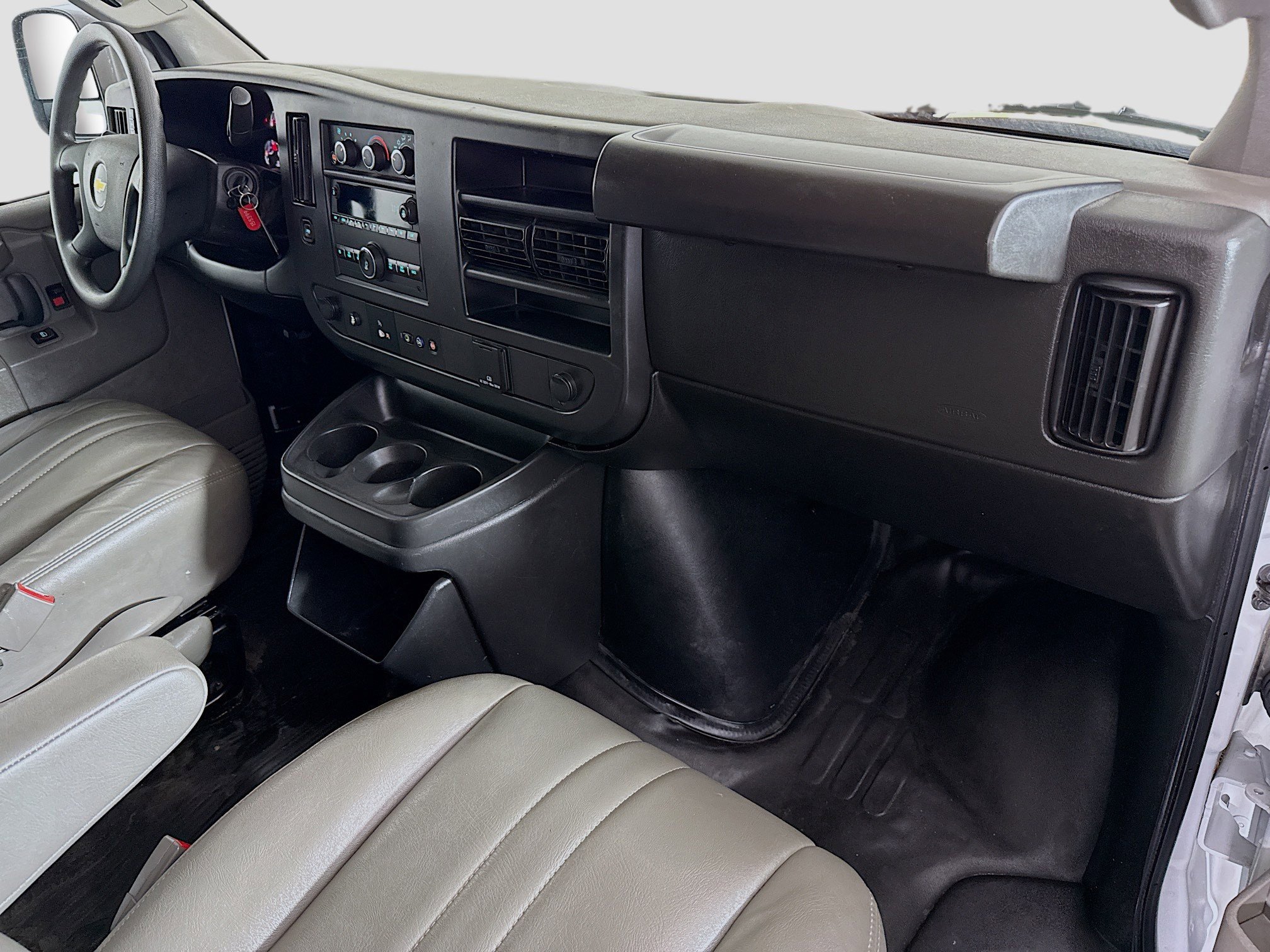 Used 2022 Chevrolet Express 2500 image 23