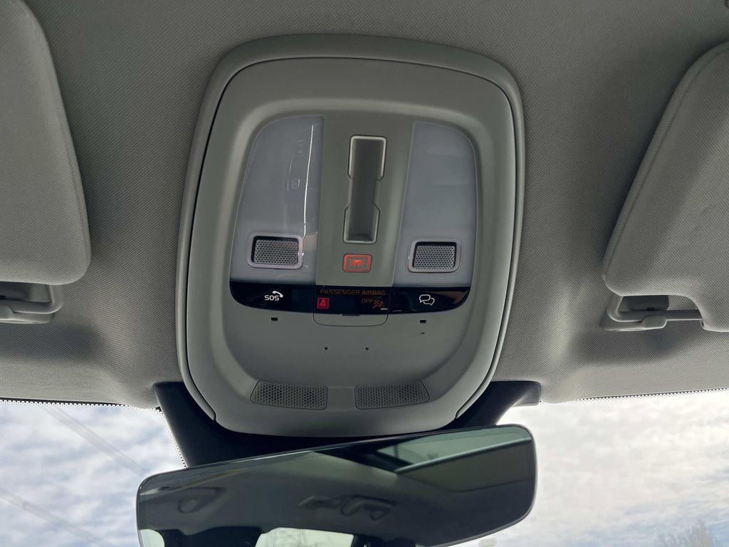 Used 2023 Volvo XC90 B6 Plus w/ Protection Package image 39