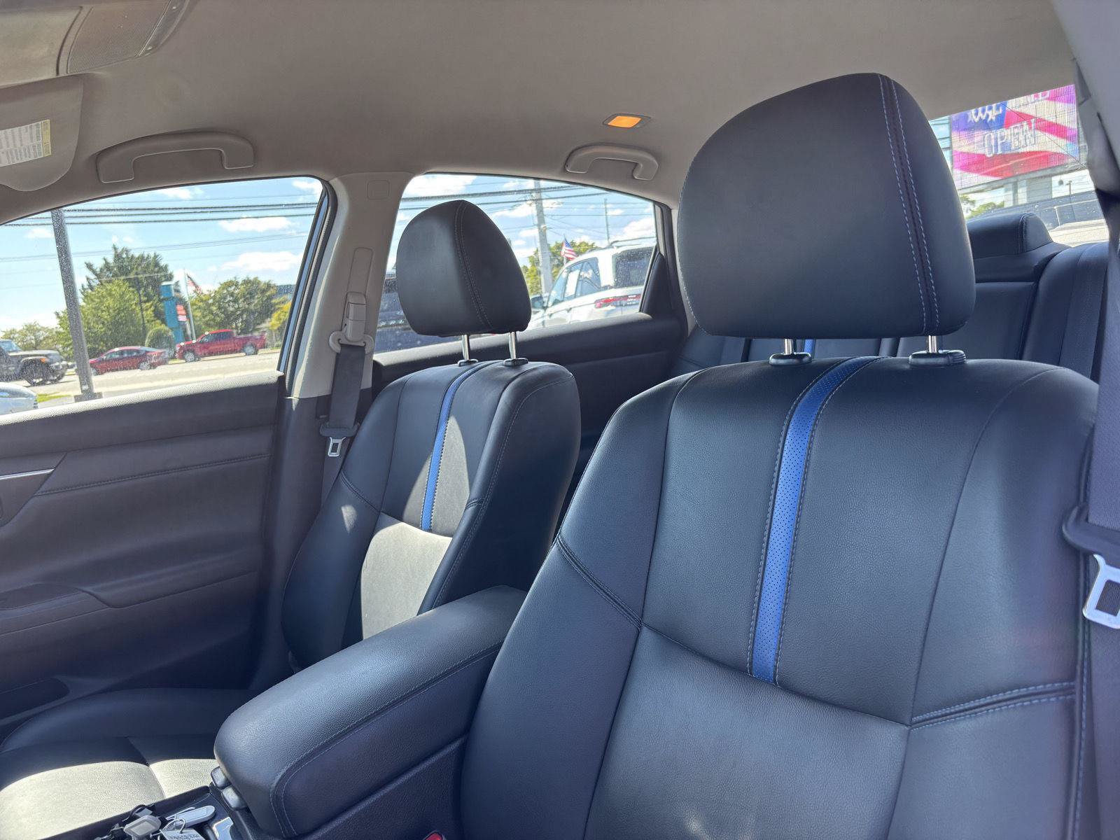 Used 2018 Nissan Altima 2.5 SR w/ SR Midnight Edition FWD image 11