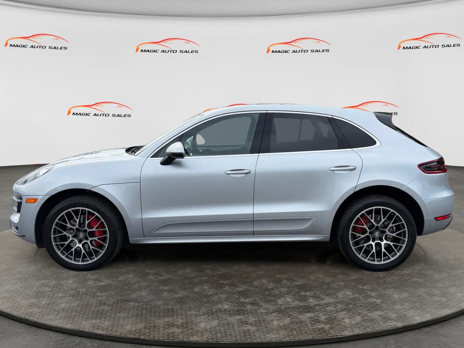 Used 2017 Porsche Macan Turbo AWD/4WD image 7