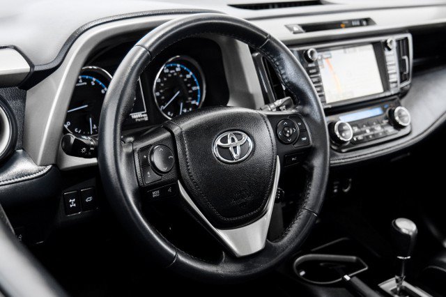 Used 2018 Toyota RAV4 Limited w/ Advanced Technology Package AWD/4WD image 12