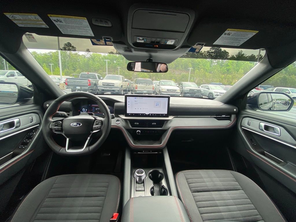 Certified 2025 Ford Explorer ST-Line image 26