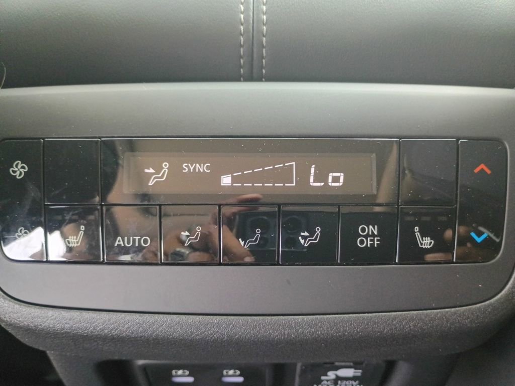 New 2026 Nissan Pathfinder Platinum image 37