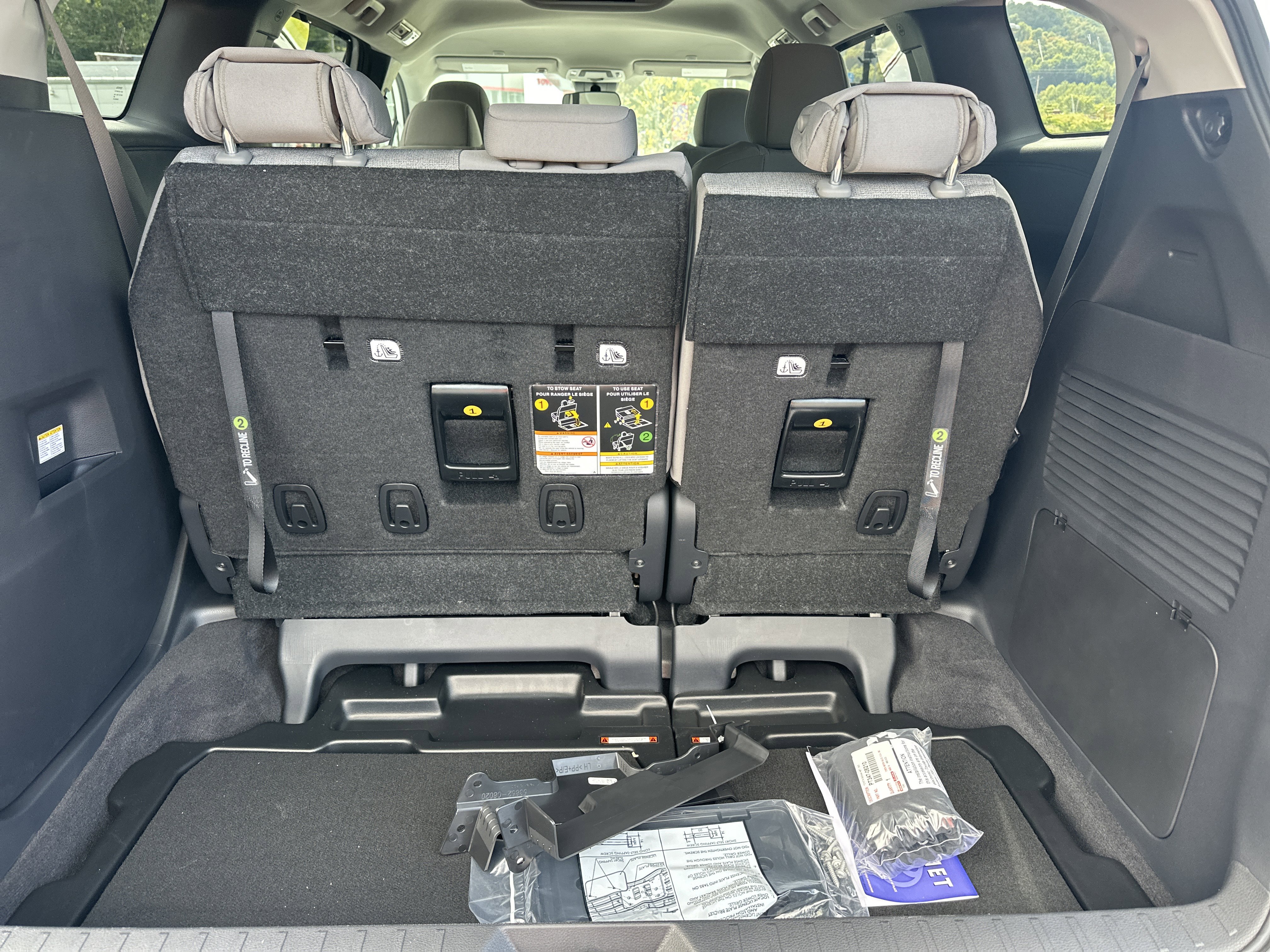 New 2025 Toyota Sienna LE image 7