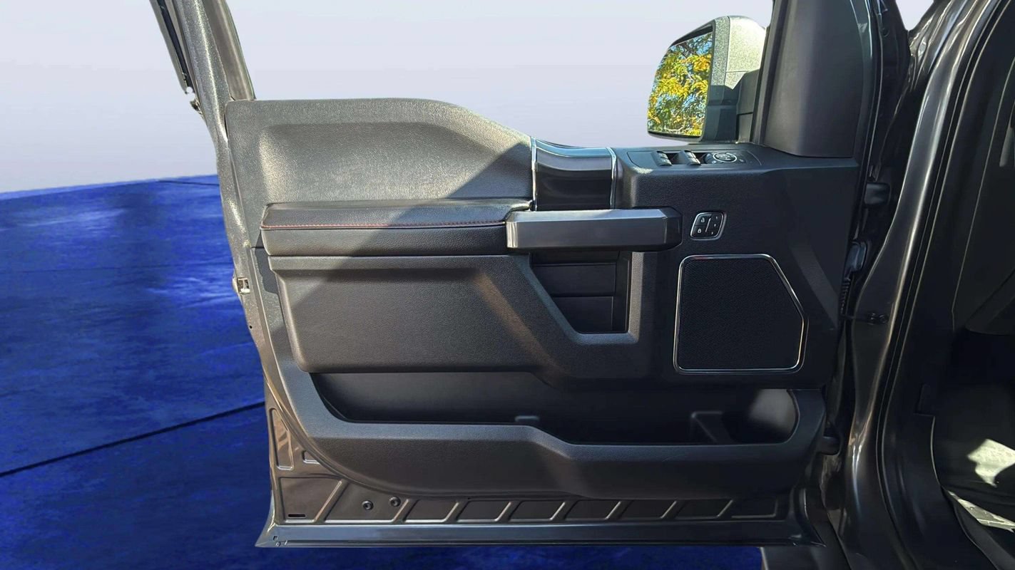 Used 2019 Ford F150 Lariat w/ Equipment Group 502A Luxury AWD/4WD image 19