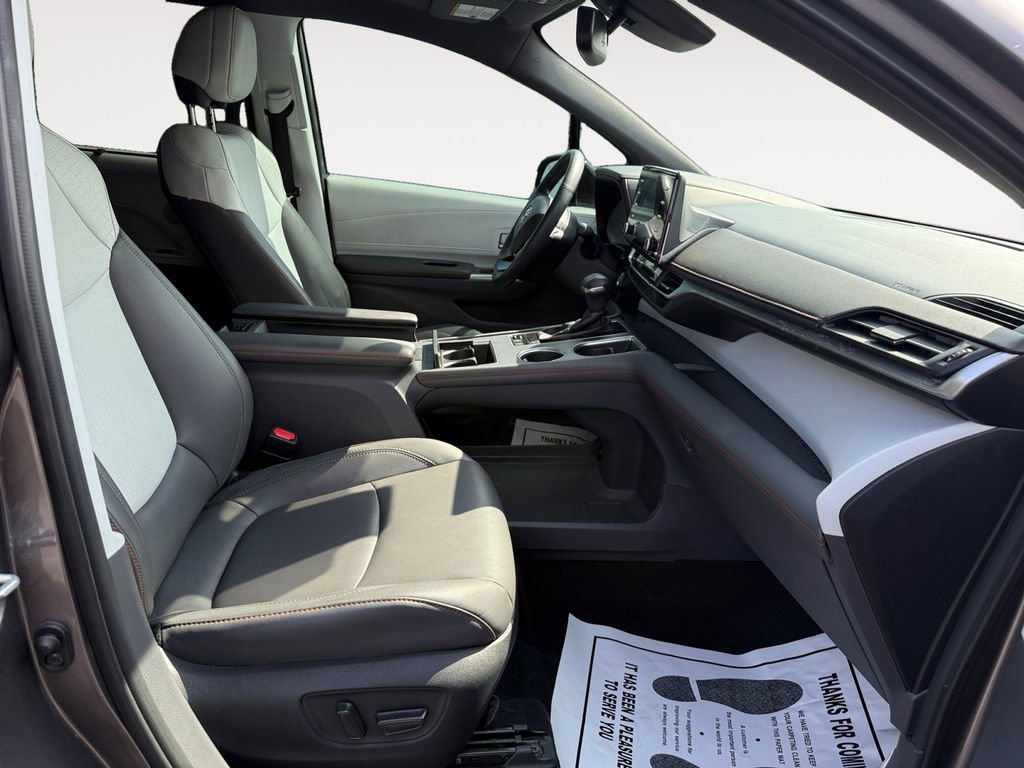 Certified 2022 Toyota Sienna XSE image 15