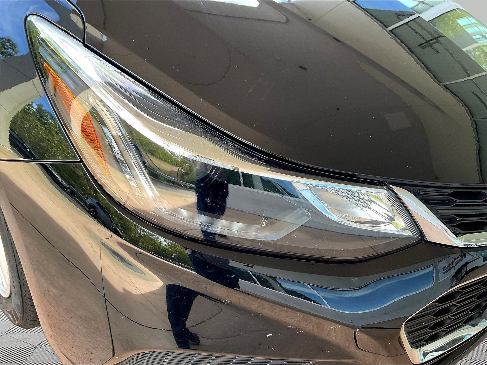 Used 2018 Chevrolet Cruze LT FWD image 29