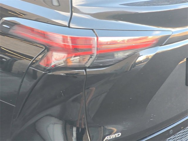 Used 2022 Toyota Sienna XSE image 38