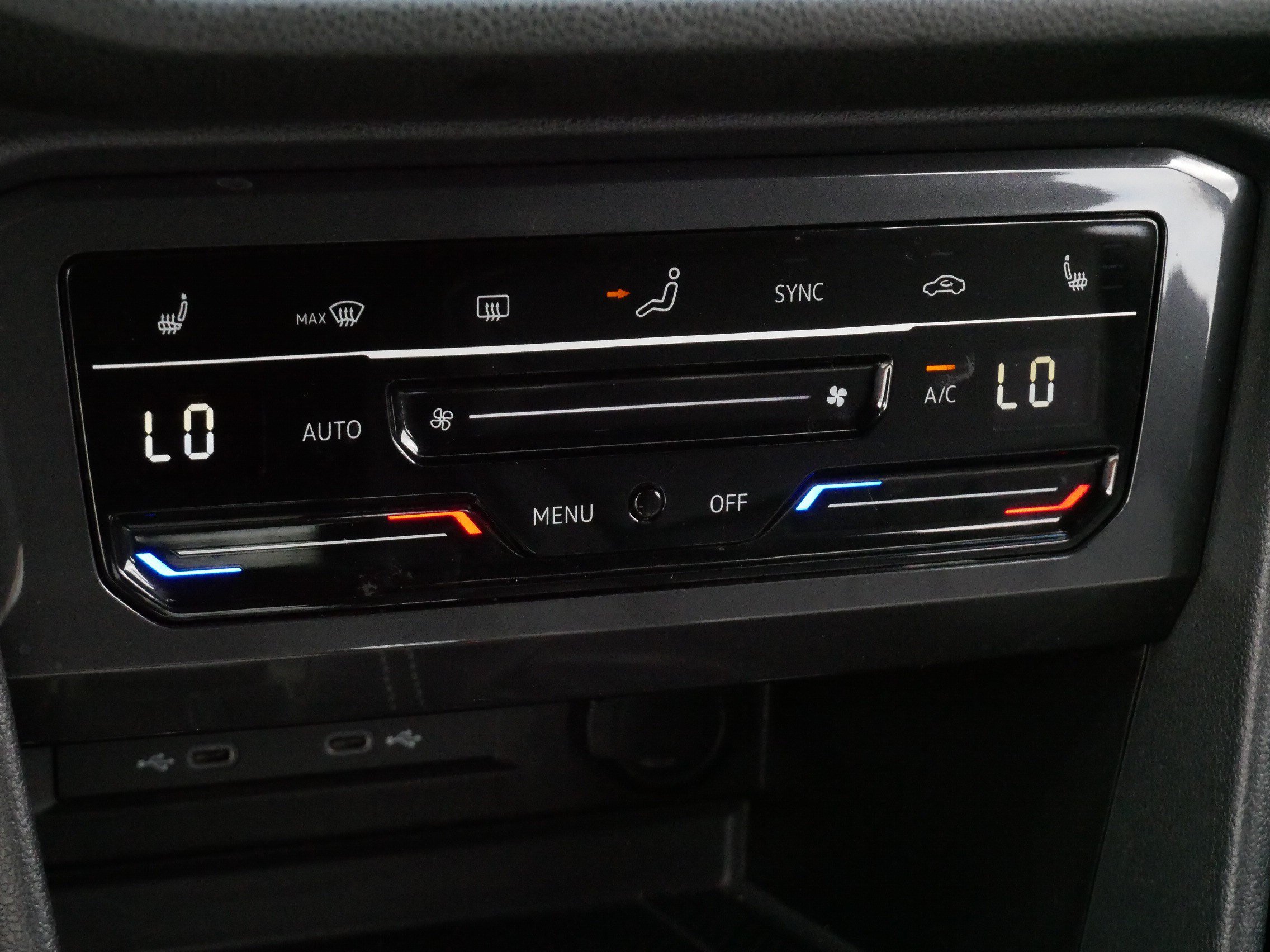 Certified 2023 Volkswagen Tiguan SE R-Line AWD/4WD image 23