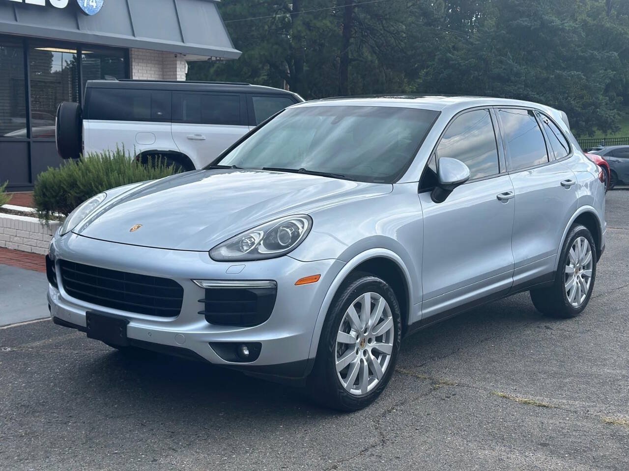 Used 2017 Porsche Cayenne Platinum Edition AWD/4WD image 6