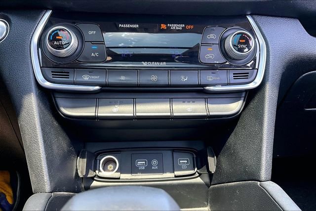 Used 2019 Hyundai Santa Fe Limited image 16