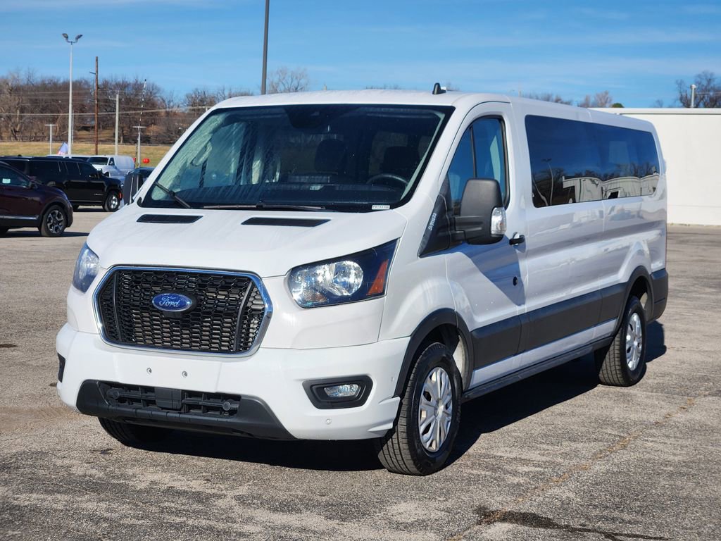 Used 2023 Ford Transit 350 XLT image 3
