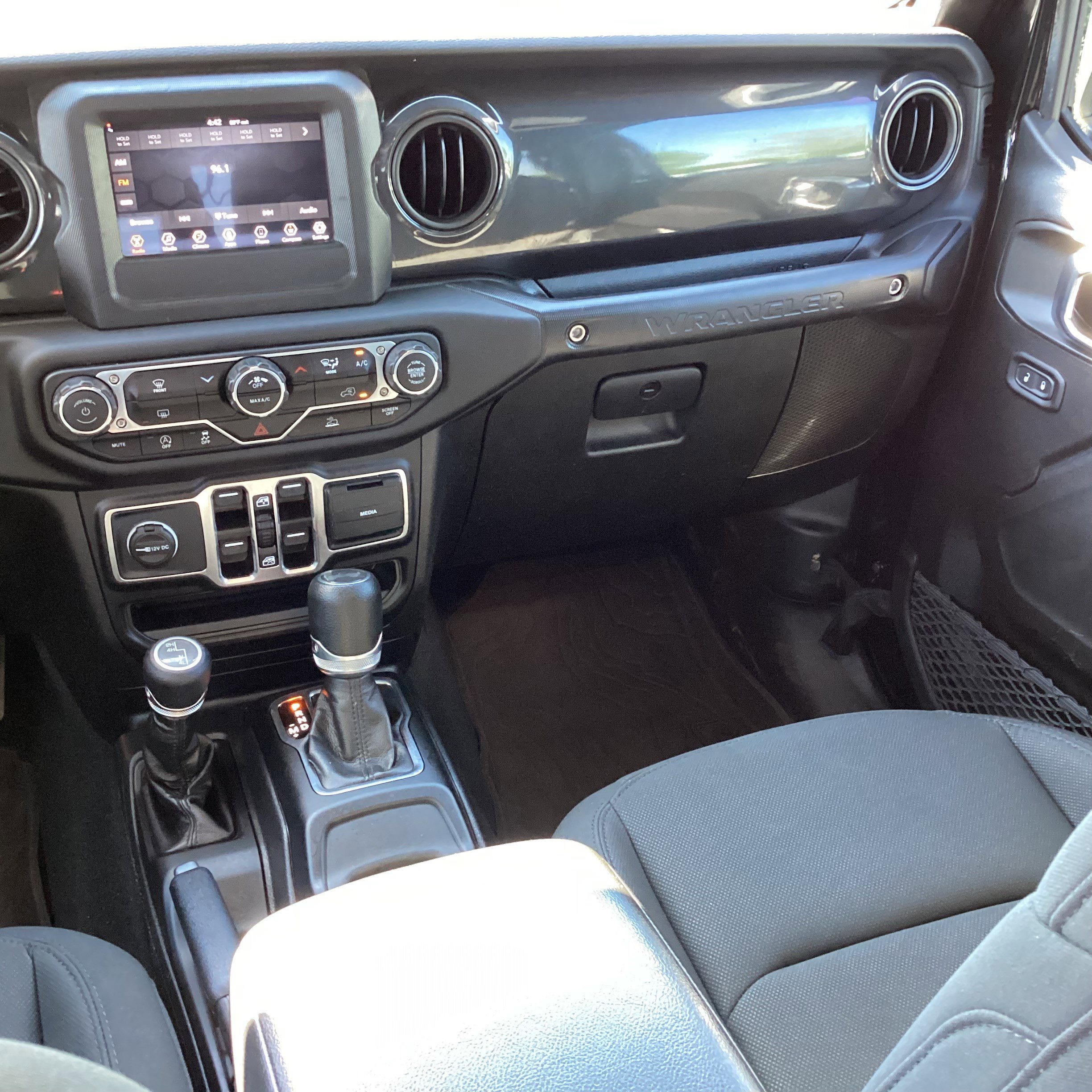 Used 2023 Jeep Wrangler Unlimited Sport AWD/4WD image 19