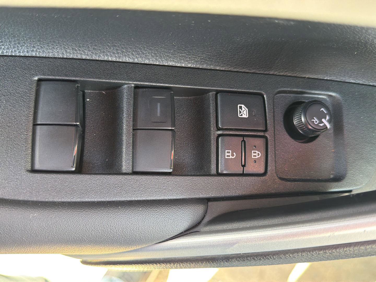 Used 2026 Toyota Corolla Cross L image 16