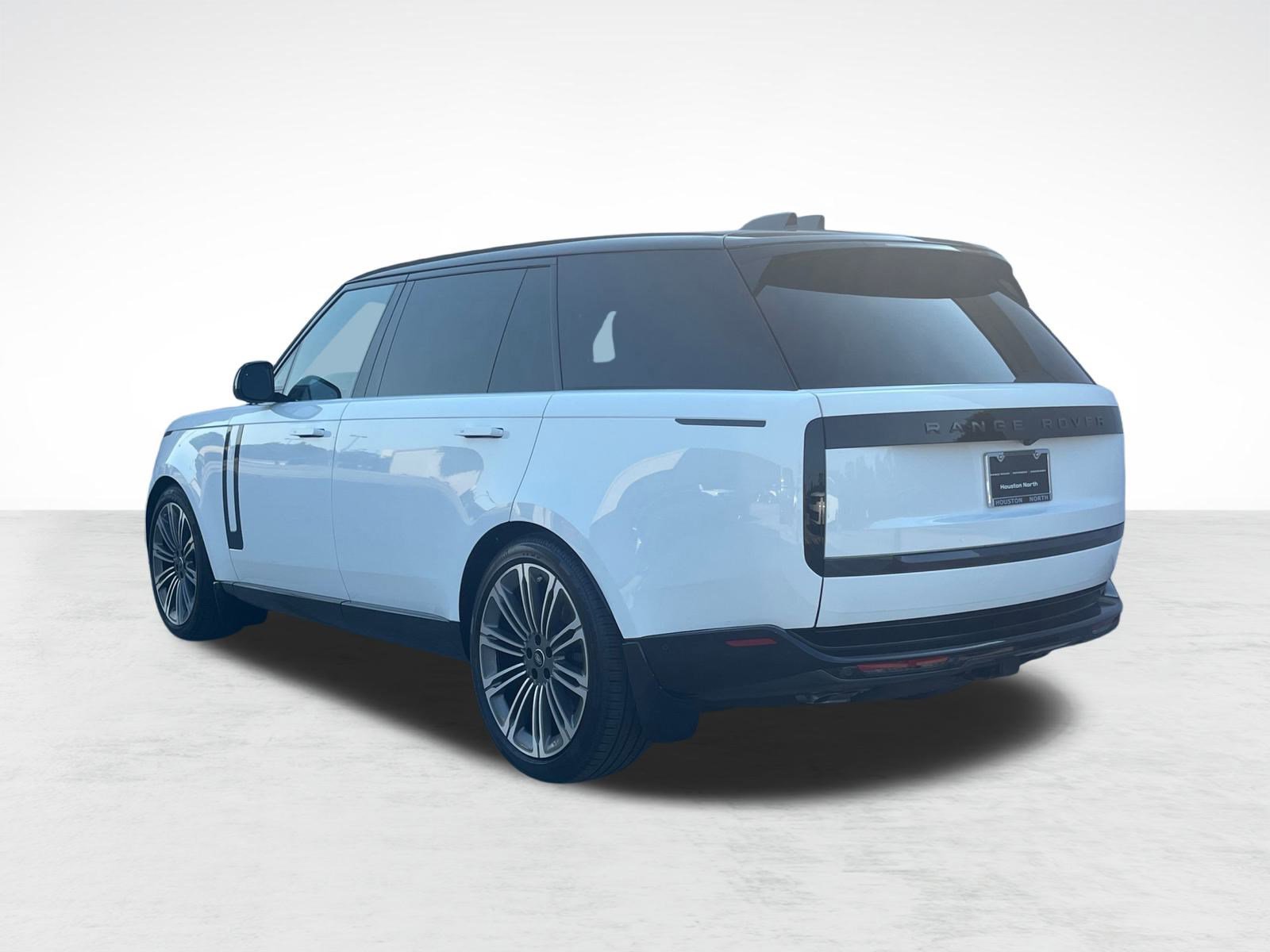 New 2025 Land Rover Range Rover Long Wheelbase SE image 3