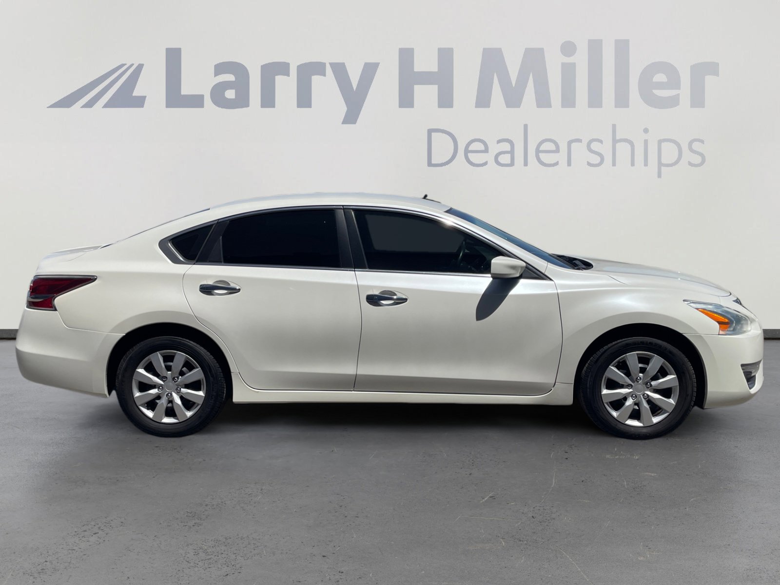 Used 2015 Nissan Altima 2.5 S w/ Power Driver Seat Package FWD image 6