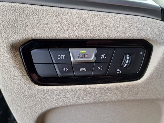 Used 2025 BMW 330i Sedan image 13