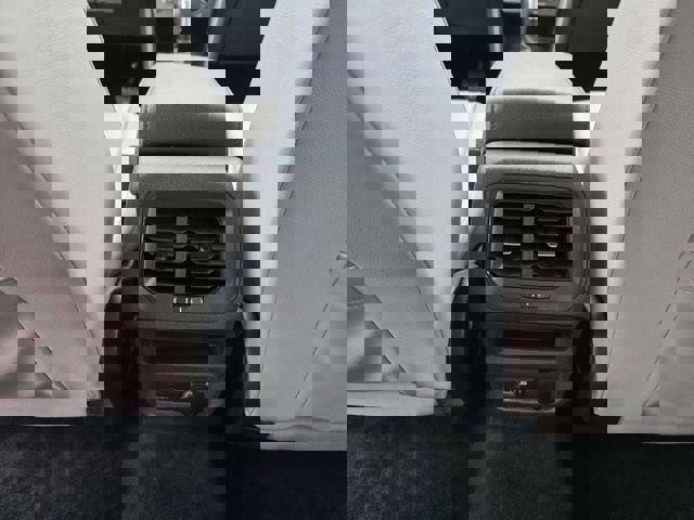 Used 2020 Volkswagen Tiguan SE w/ Panoramic Sunroof Package image 17