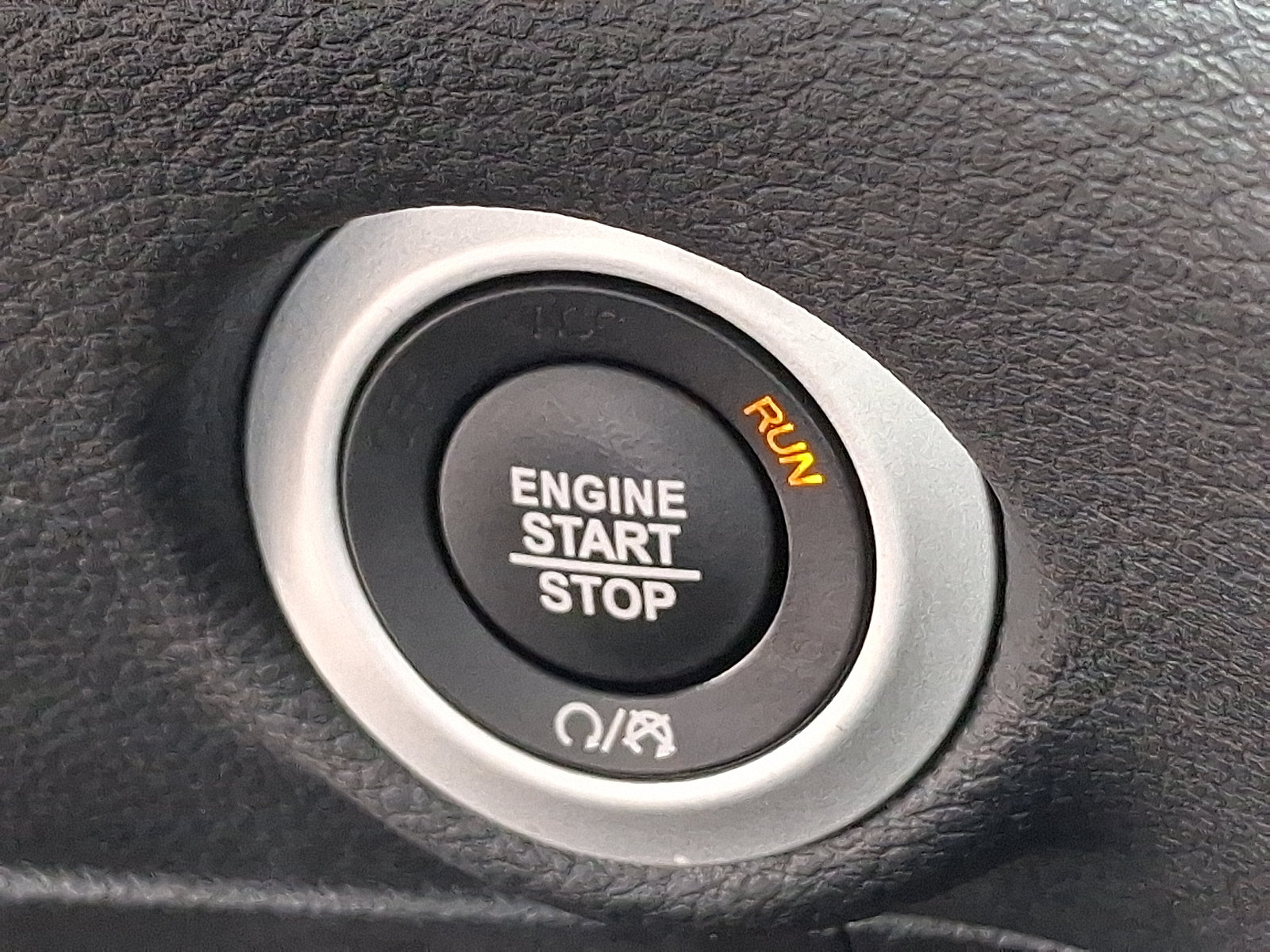 Used 2024 Chrysler Pacifica Limited FWD image 24