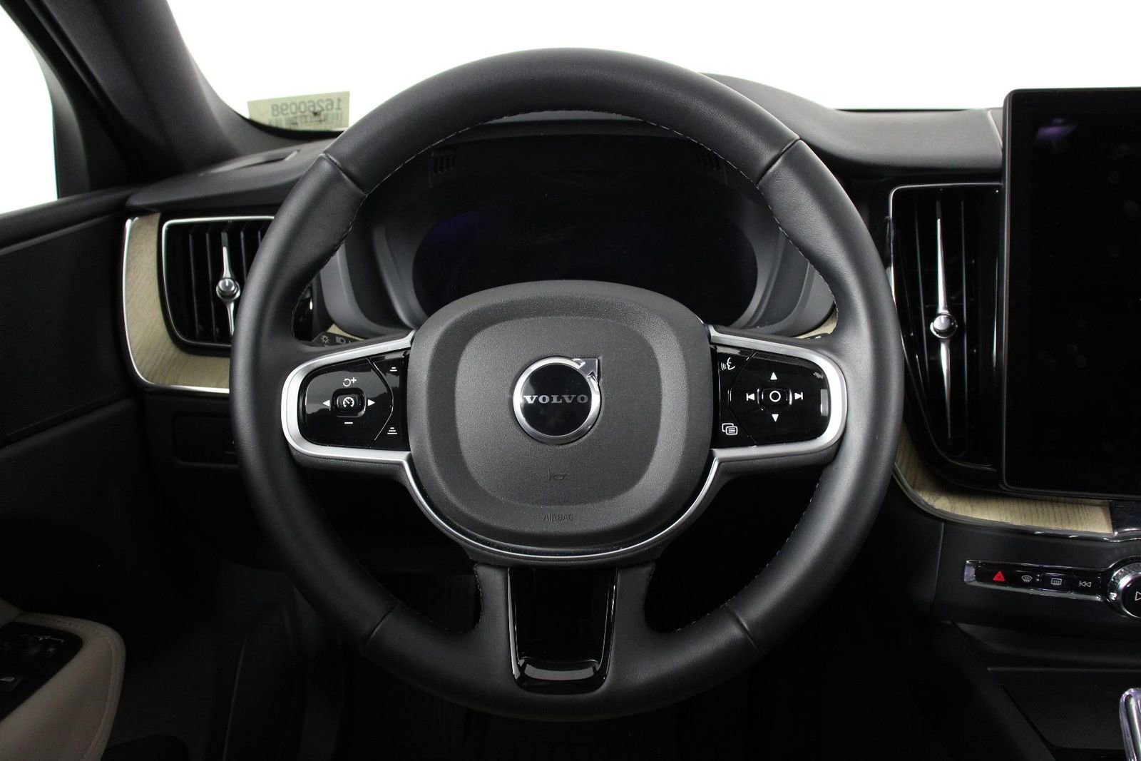 Certified 2026 Volvo XC60 B5 Plus w/ Protection Package Premier AWD/4WD image 8