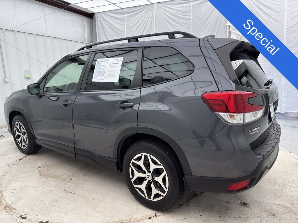 Used 2023 Subaru Forester Premium image 5
