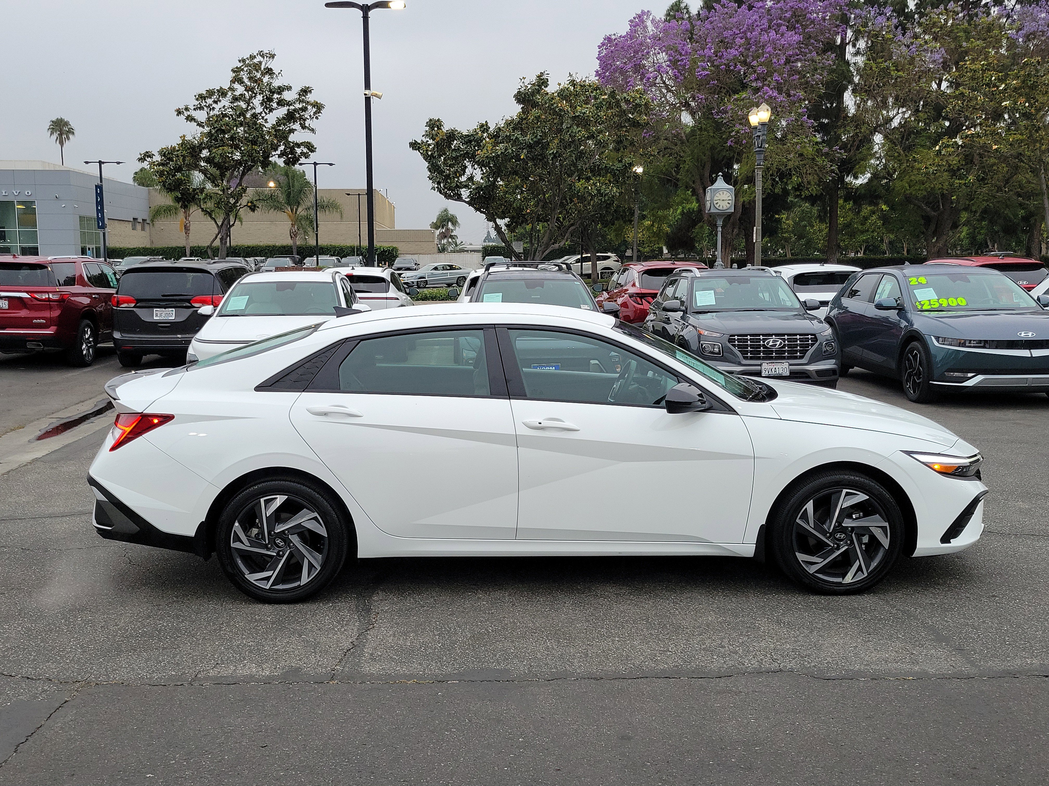 Certified 2025 Hyundai Elantra SEL FWD image 6