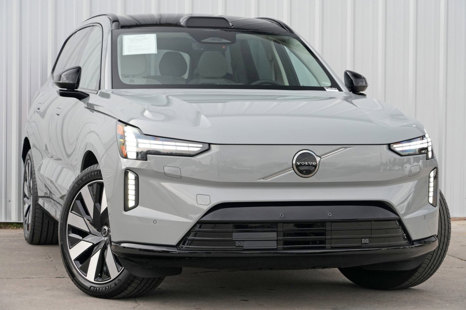 Used 2025 Volvo EX90 Ultra image 4