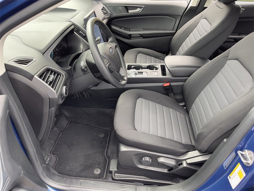 Used 2024 Ford Edge SE w/ Black Appearance Package image 10