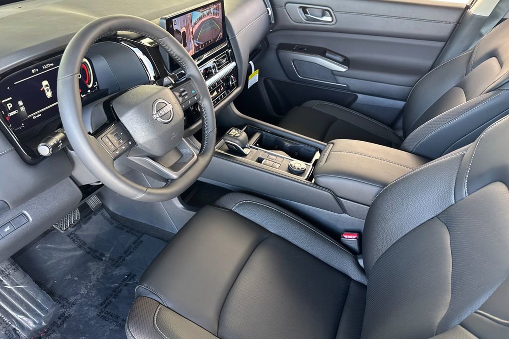 New 2026 Nissan Pathfinder SL image 7