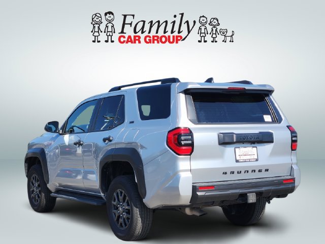 Certified 2025 Toyota 4Runner SR5 AWD/4WD image 3
