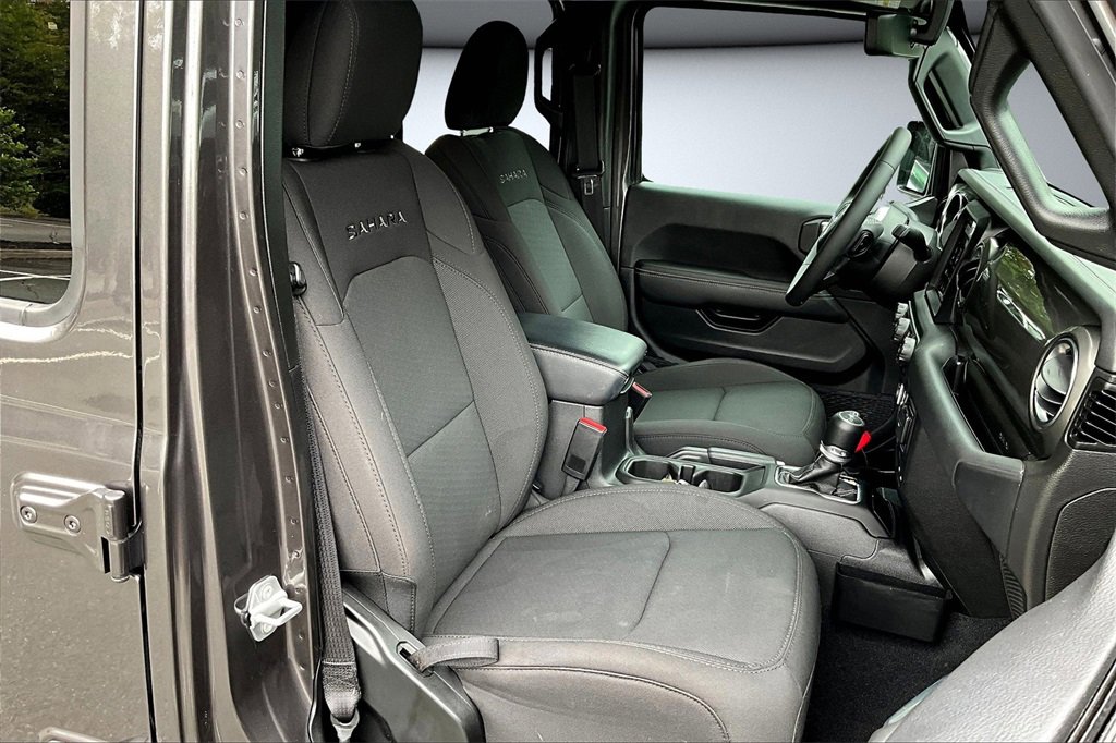 Used 2023 Jeep Wrangler Sahara image 26