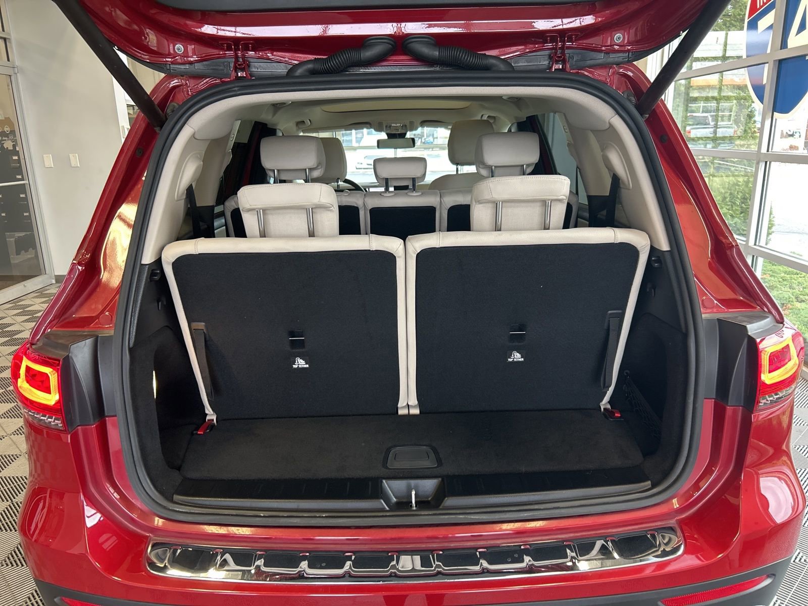 Used 2020 Mercedes-Benz GLB 250 4MATIC image 12