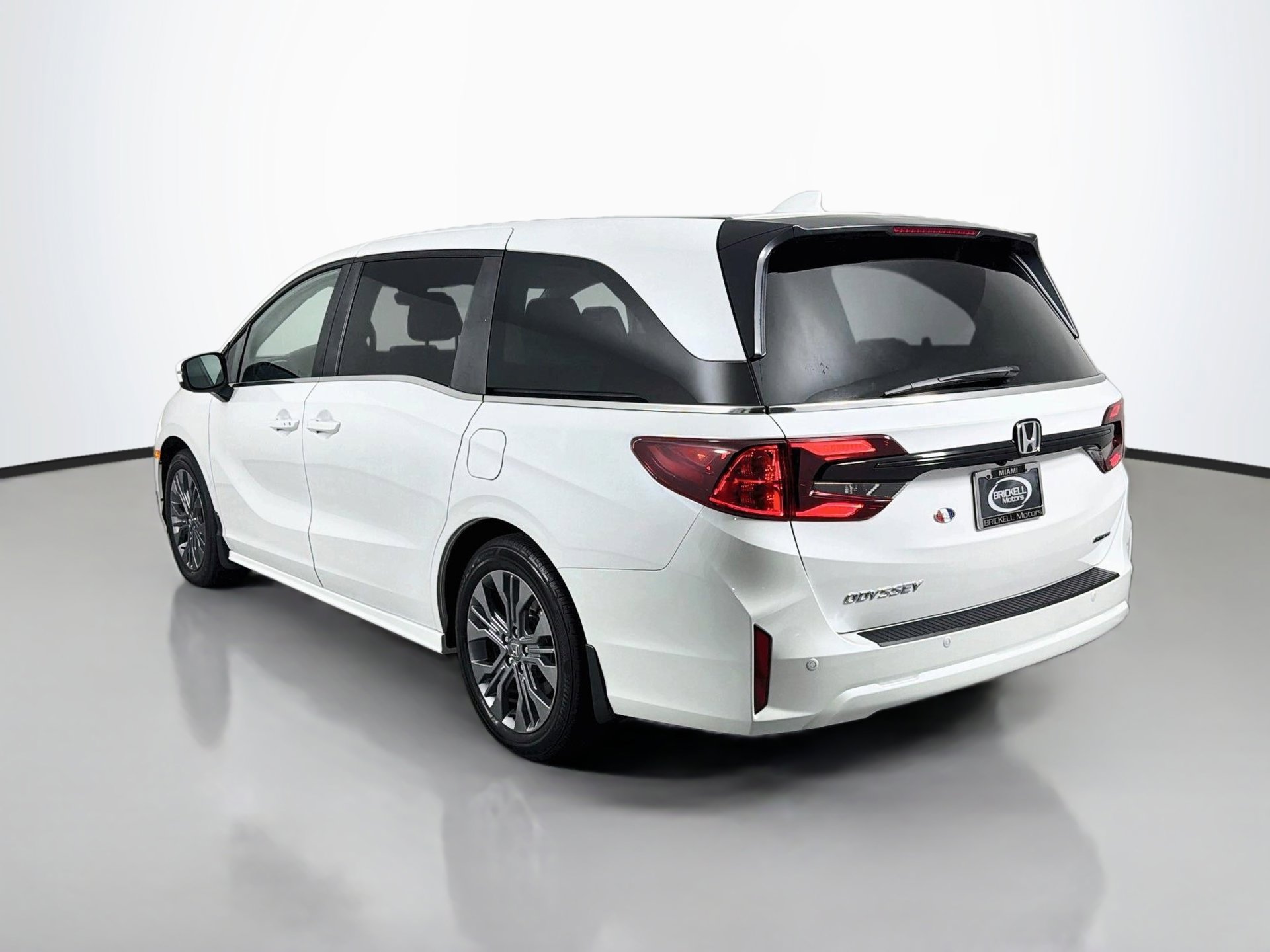 Certified 2025 Honda Odyssey Touring image 6