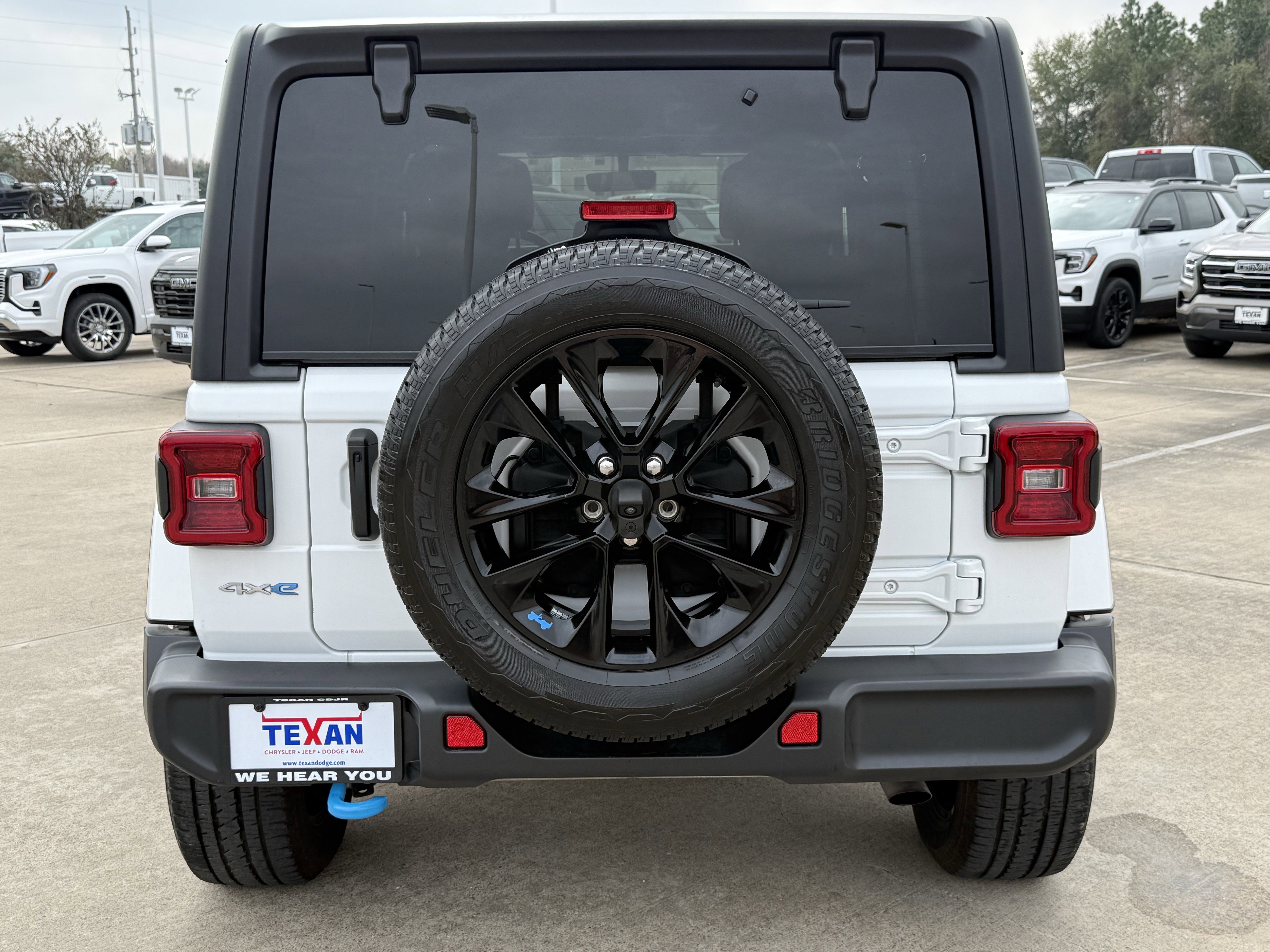 Used 2023 Jeep Wrangler Sahara image 6