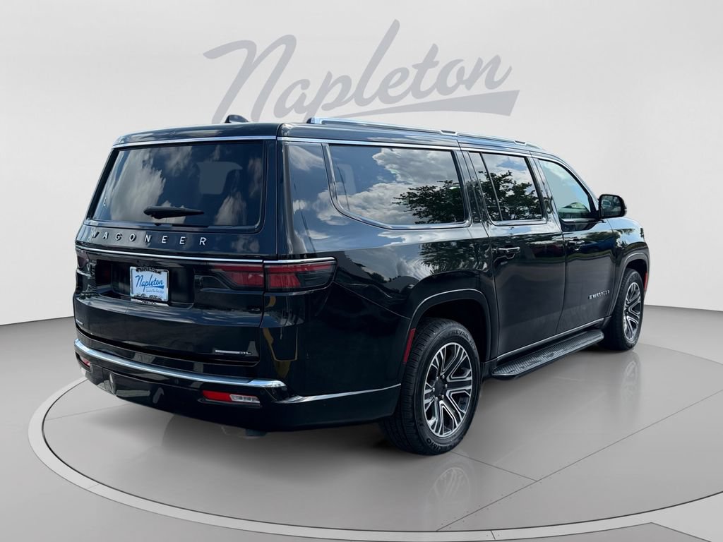 Used 2023 Jeep Wagoneer L Series II AWD/4WD image 8