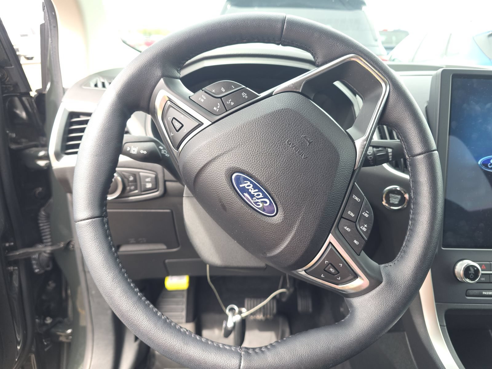 Used 2024 Ford Edge SEL w/ Convenience Package AWD/4WD image 11