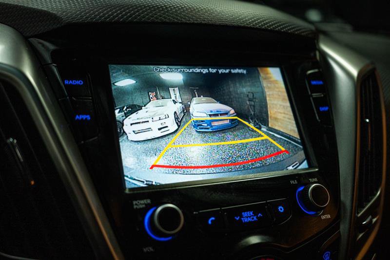 Used 2017 Hyundai Veloster FWD image 18