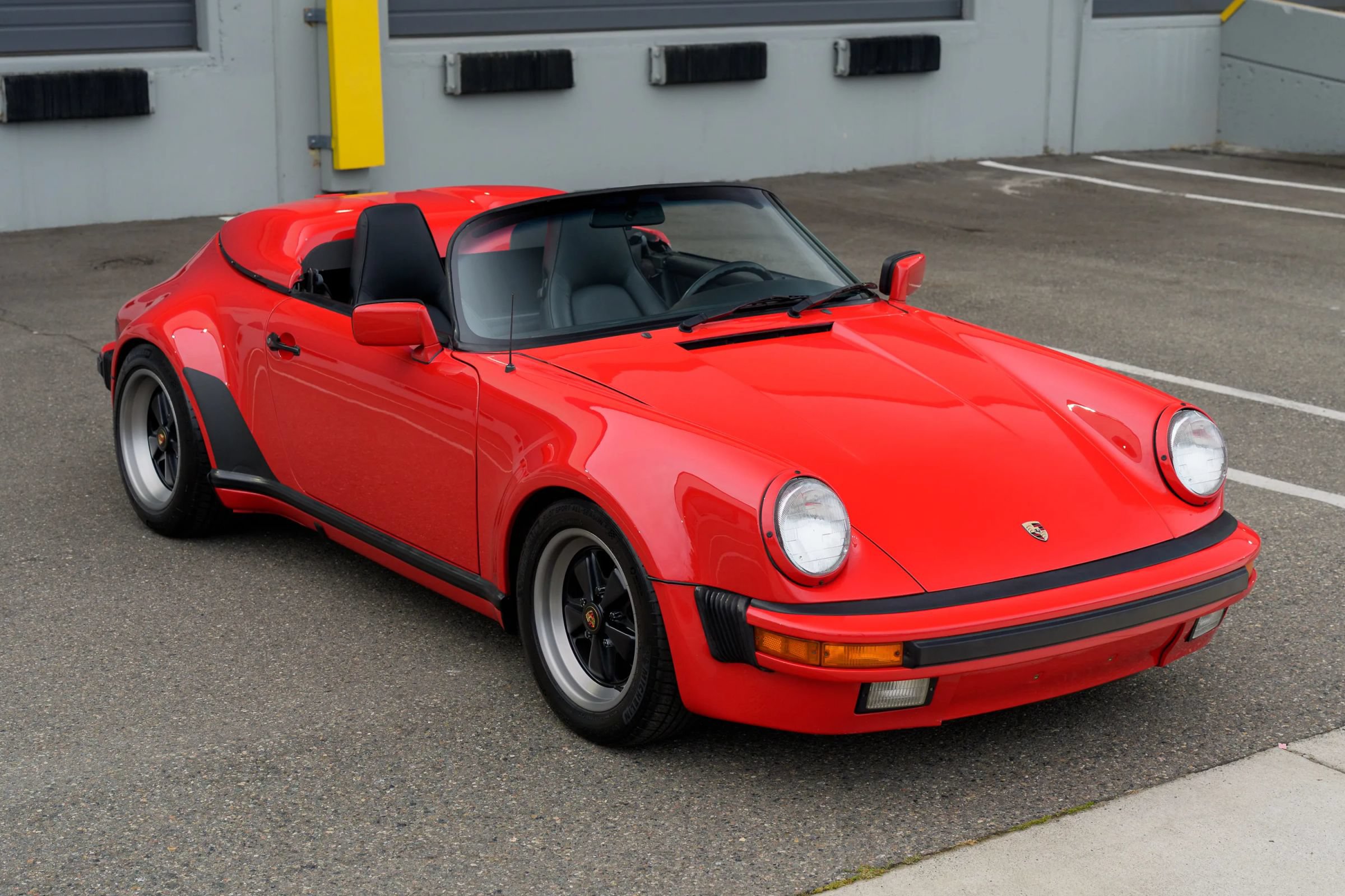 Used 1989 Porsche 911 Carrera RWD image 86