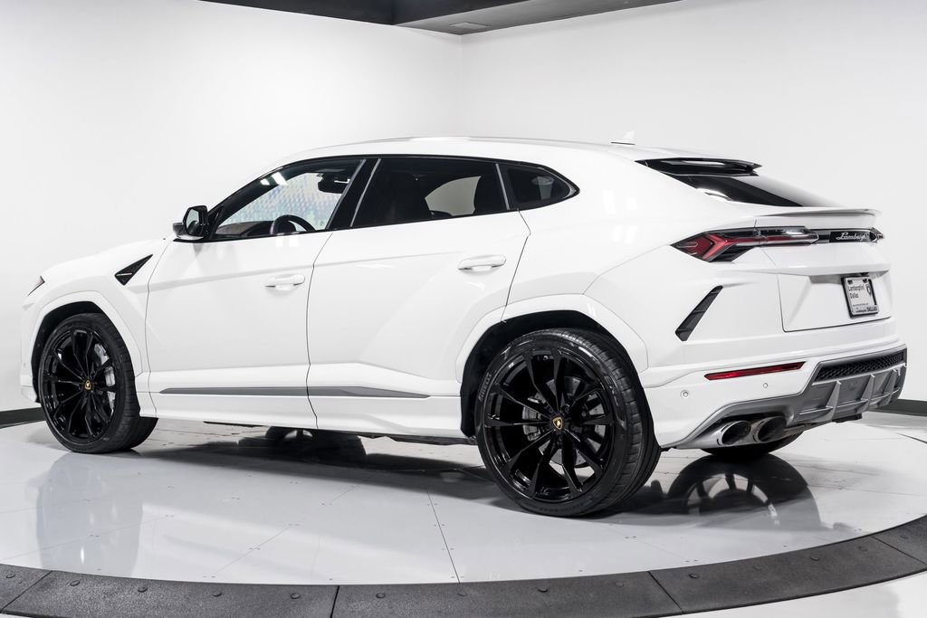 Used 2022 Lamborghini Urus image 5